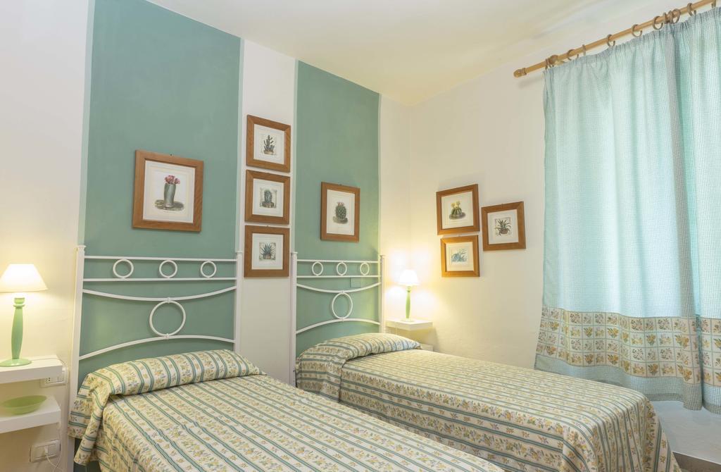 Villa Monserrato - Goelba Porto Azzurro Exterior photo